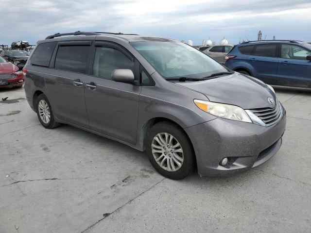 Photo 4 from auction – 2011 TOYOTA SIENNA XLE with VIN 5TDYK3DC7BS014125