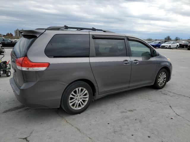 Photo 3 from auction – 2011 TOYOTA SIENNA XLE with VIN 5TDYK3DC7BS014125