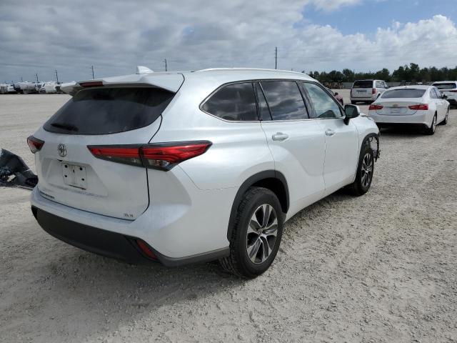 Photo 3 from auction – 2022 TOYOTA HIGHLANDER with VIN 5TDGZRAH5NS094572