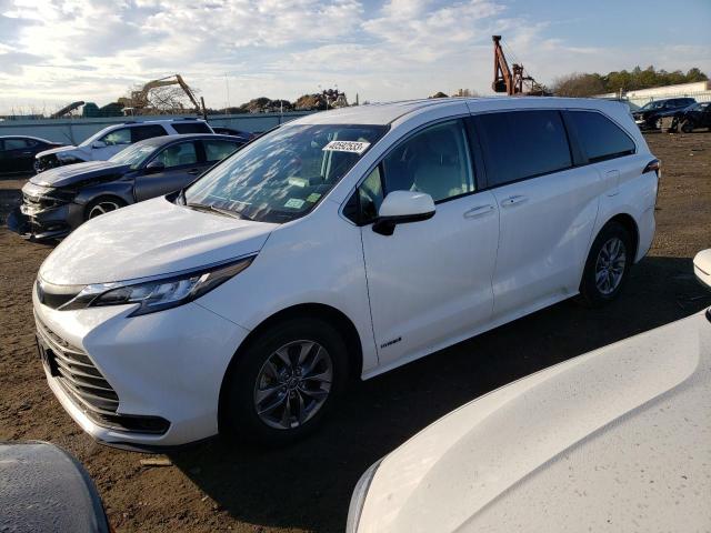 TOYOTA SIENNA LE 2021 with VIN 5TDKSKFC3MS007270 - Photo from auction
