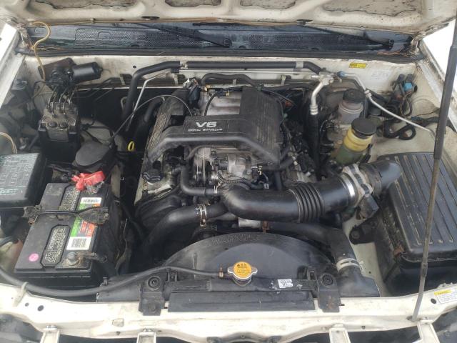 Photo 11 from auction – 1999 ISUZU RODEO S with VIN 4S2CM58W4X4326415