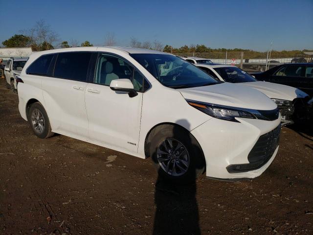 Photo 4 from auction – 2021 TOYOTA SIENNA LE with VIN 5TDKSKFC3MS007270