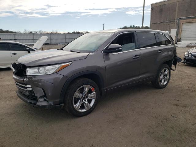 TOYOTA HIGHLANDER 2018 with VIN 5TDBZRFH7JS906046 - Photo from auction