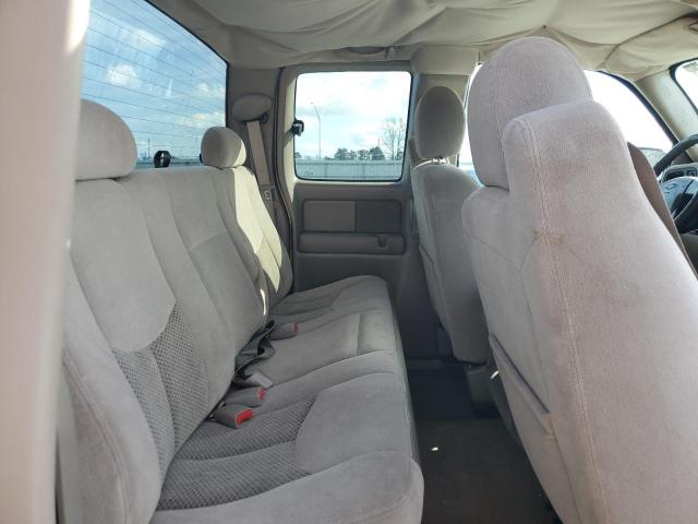 Photo 10 from auction – 2004 CHEVROLET SILVERADO with VIN 1GCEK19T94E370052