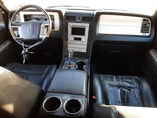 Photo 8 from auction – 2010 LINCOLN NAVIGATOR with VIN 5LMJJ3J57AEJ07962