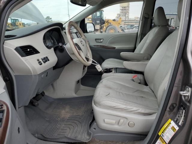Photo 7 from auction – 2011 TOYOTA SIENNA XLE with VIN 5TDYK3DC7BS014125