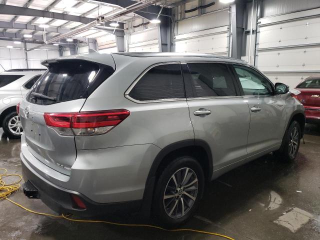 Photo 3 from auction – 2018 TOYOTA HIGHLANDER with VIN 5TDJZRFH9JS554941