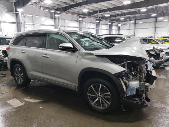 Photo 4 from auction – 2018 TOYOTA HIGHLANDER with VIN 5TDJZRFH9JS554941