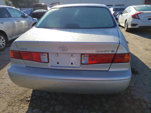 Photo 6 from auction – 2001 TOYOTA CAMRY CE with VIN 4T1BG22K91U014970