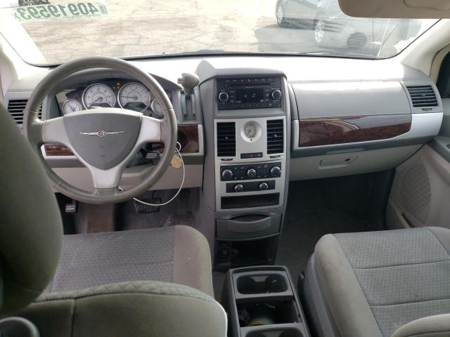 Photo 8 from auction – 2010 CHRYSLER TOWN & COU with VIN 2A4RR5D18AR397648