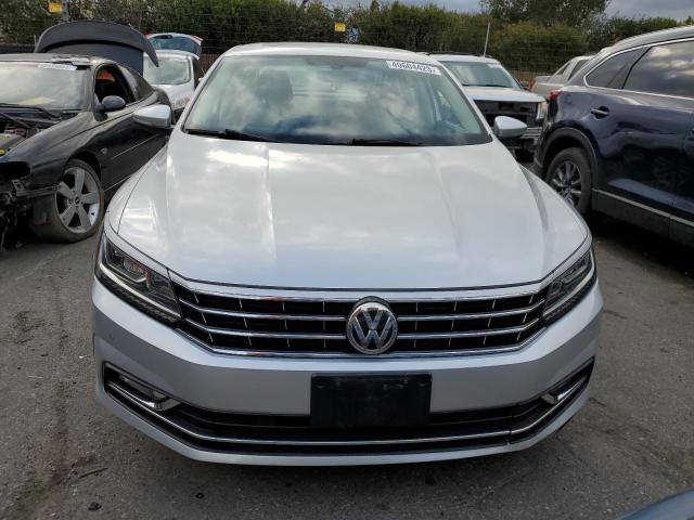 Photo 5 from auction – 2017 VOLKSWAGEN PASSAT SE with VIN 1VWGT7A37HC080265