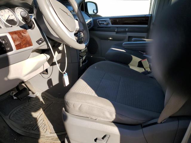 Photo 7 from auction – 2010 CHRYSLER TOWN & COU with VIN 2A4RR5D18AR463308