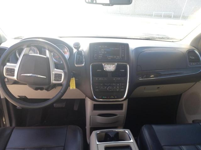 Photo 9 from auction – 2014 CHRYSLER TOWN & COU with VIN 2C4RC1BGXER442182