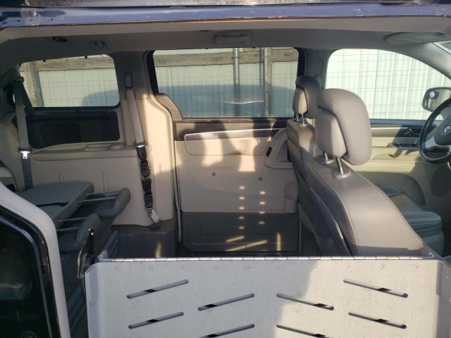 Photo 10 from auction – 2010 VOLKSWAGEN ROUTAN with VIN 2V4RW3D16AR369999