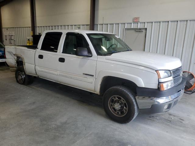 Photo 4 from auction – 2005 CHEVROLET SILVERADO with VIN 1GCHC23UX5F844037