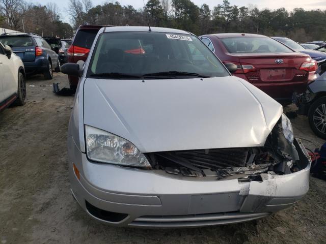 Photo 5 from auction – 2005 FORD FOCUS ZX5 with VIN 3FAFP37N95R117436