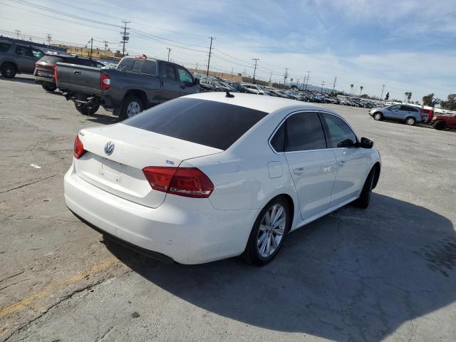Photo 3 from auction – 2015 VOLKSWAGEN PASSAT S with VIN 1VWAT7A3XFC100401