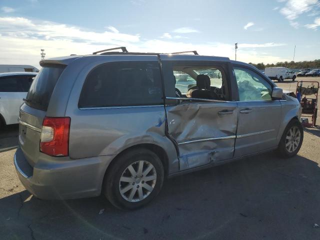 Photo 3 from auction – 2014 CHRYSLER TOWN & COU with VIN 2C4RC1BGXER234433