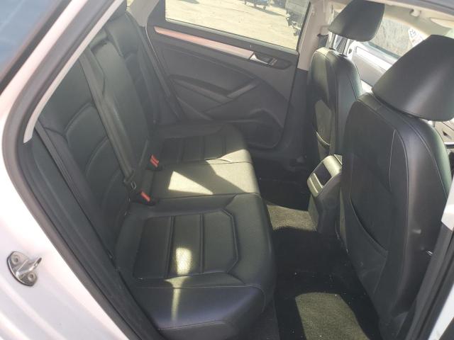 Photo 10 from auction – 2015 VOLKSWAGEN PASSAT S with VIN 1VWAT7A3XFC100401