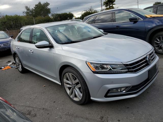 Photo 4 from auction – 2017 VOLKSWAGEN PASSAT SE with VIN 1VWGT7A37HC080265