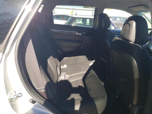 Photo 11 from auction – 2015 KIA SORENTO LX with VIN 5XYKT3A68FG581139