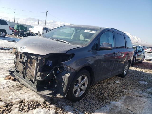 TOYOTA SIENNA LE 2013 con VIN 5TDKK3DC8DS317343 - Foto de la subasta