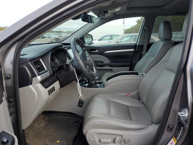 Photo 7 from auction – 2018 TOYOTA HIGHLANDER with VIN 5TDJZRFH7JS557885