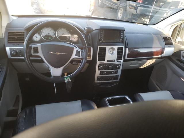 Photo 8 from auction – 2010 CHRYSLER TOWN & COU with VIN 2A4RR8DX4AR496196