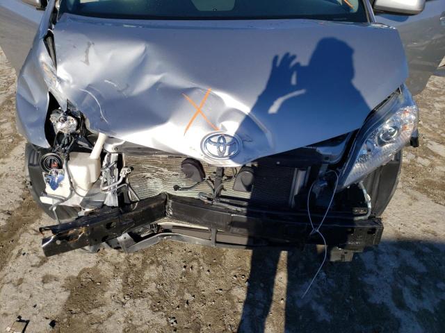 Photo 12 from auction – 2016 TOYOTA SIENNA XLE with VIN 5TDYK3DC7GS747198
