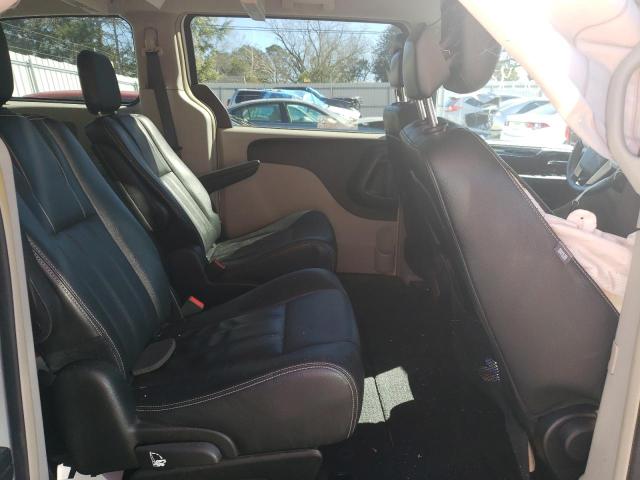 Photo 11 from auction – 2016 CHRYSLER TOWN & COU with VIN 2C4RC1BG3GR295481
