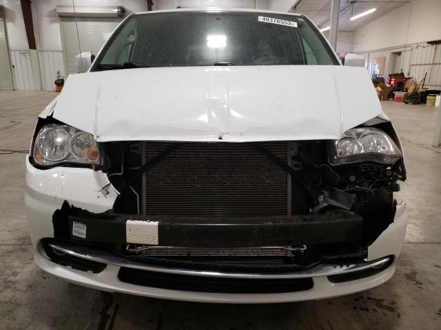 Photo 5 from auction – 2015 CHRYSLER TOWN & COU with VIN 2C4RC1BG6FR552180