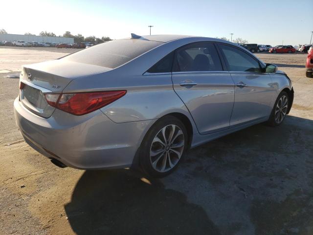 Photo 3 from auction – 2013 HYUNDAI SONATA SE with VIN 5NPEC4AB5DH801021