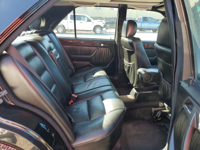 Photo 10 from auction – 1992 MERCEDES-BENZ 400 E with VIN WDBEA34D4NB610785
