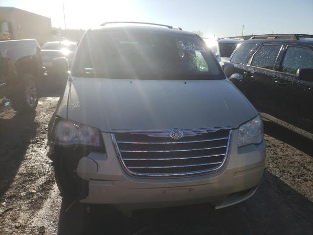 Photo 5 from auction – 2010 CHRYSLER TOWN & COU with VIN 2A4RR8DX4AR496196