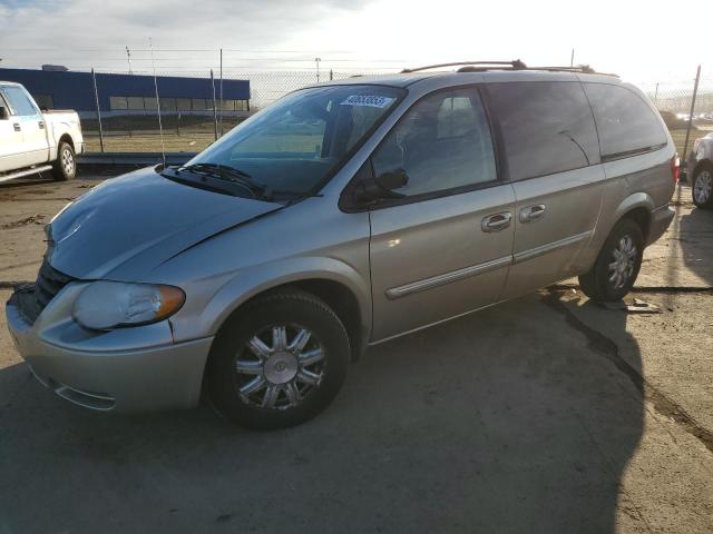 CHRYSLER TOWN & COU 2005 with VIN 2C4GP54L25R538644 - Photo from auction