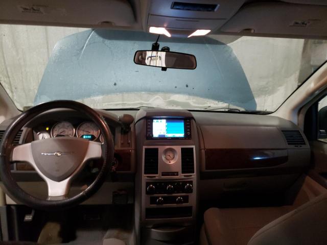 Photo 8 from auction – 2010 CHRYSLER TOWN & COU with VIN 2A4RR4DE4AR188971