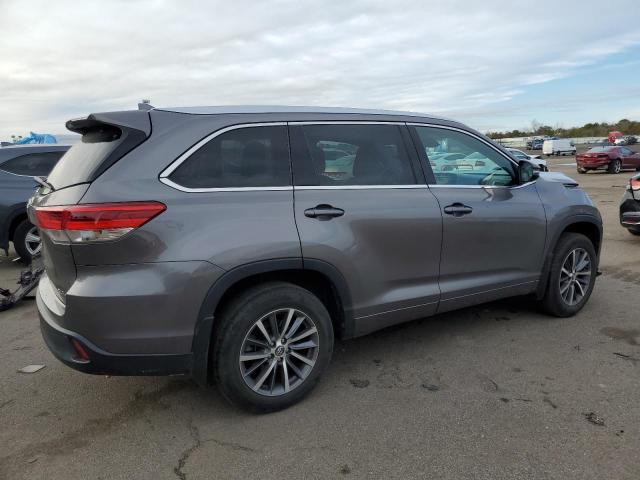 Photo 3 from auction – 2018 TOYOTA HIGHLANDER with VIN 5TDJZRFH7JS557885