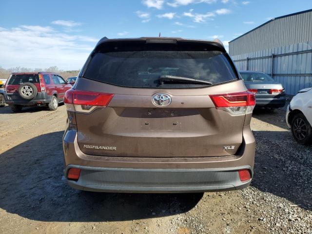 Photo 6 from auction – 2017 TOYOTA HIGHLANDER with VIN 5TDKZRFH1HS219235