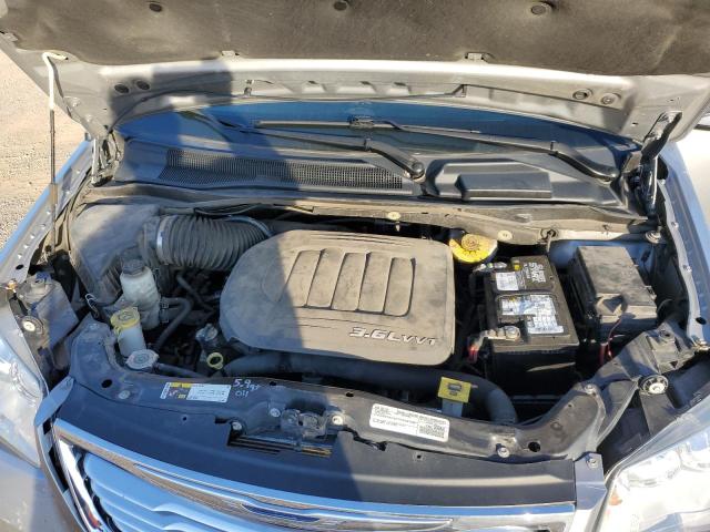Photo 12 from auction – 2016 CHRYSLER TOWN & COU with VIN 2C4RC1CG5GR222563