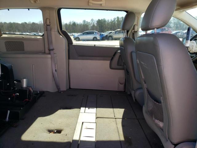 Photo 11 from auction – 2010 CHRYSLER TOWN & COU with VIN 2A4RR5D10AR188632