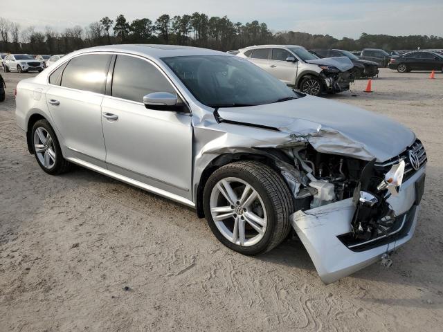 Photo 4 from auction – 2015 VOLKSWAGEN PASSAT SEL with VIN 1VWCV7A30FC090920