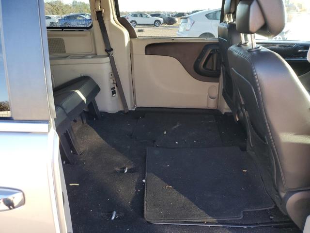 Photo 11 from auction – 2016 CHRYSLER TOWN & COU with VIN 2C4RC1CG5GR222563