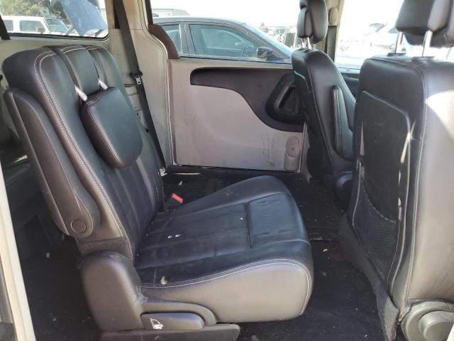 Photo 11 from auction – 2013 CHRYSLER TOWN & COU with VIN 2C4RC1BG7DR815239