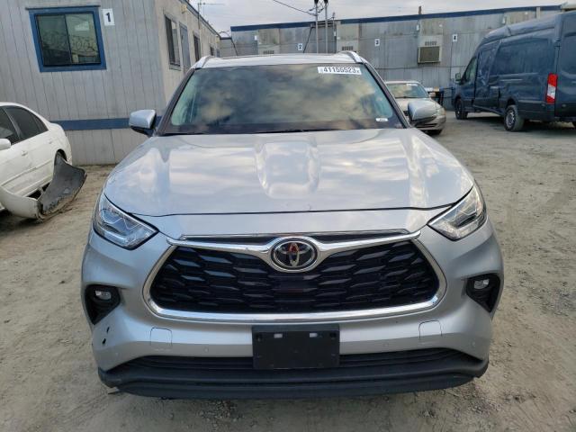Photo 5 from auction – 2022 TOYOTA HIGHLANDER with VIN 5TDYZRAH6NS103204