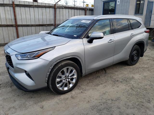 TOYOTA HIGHLANDER 2022 with VIN 5TDYZRAH6NS103204 - Photo from auction