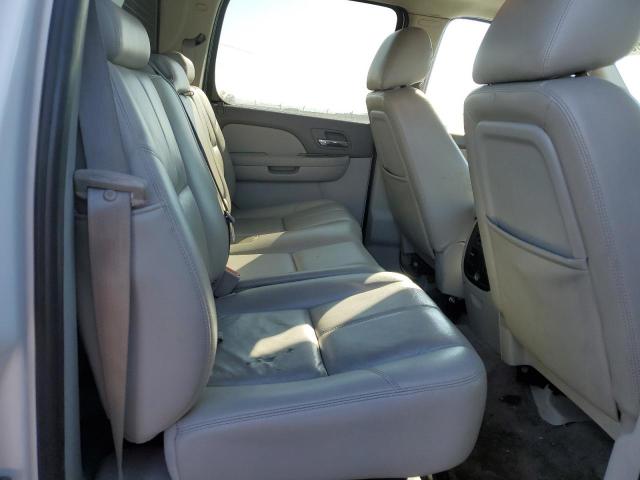 Photo 10 from auction – 2011 CHEVROLET AVALANCHE with VIN 3GNTKFE39BG143015