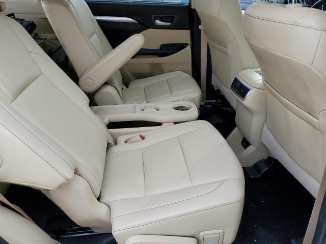 Photo 11 from auction – 2019 TOYOTA HIGHLANDER with VIN 5TDKZRFH1KS302915