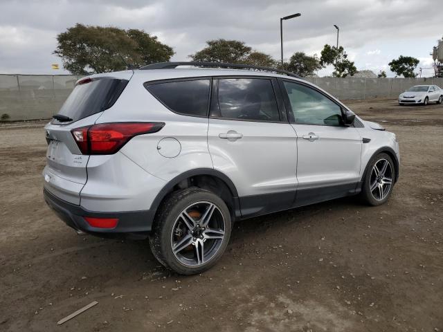 Photo 3 from auction – 2019 FORD ESCAPE SEL with VIN 1FMCU0HD9KUA63744