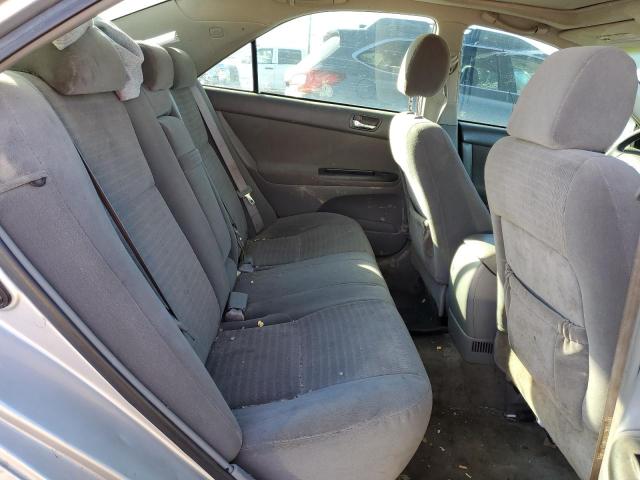 Photo 10 from auction – 2005 TOYOTA CAMRY LE with VIN 4T1BF30K05U618893