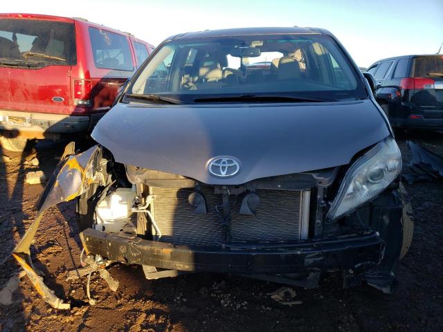 Photo 5 from auction – 2016 TOYOTA SIENNA XLE with VIN 5TDYK3DC6GS715732